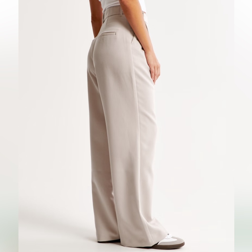 A&F tailored straight pant, XXL, US20. Light taupe. - Picture 7 of 12